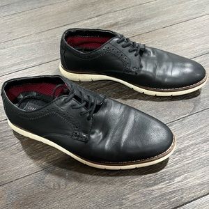 Curt & Larson black shoes size 9